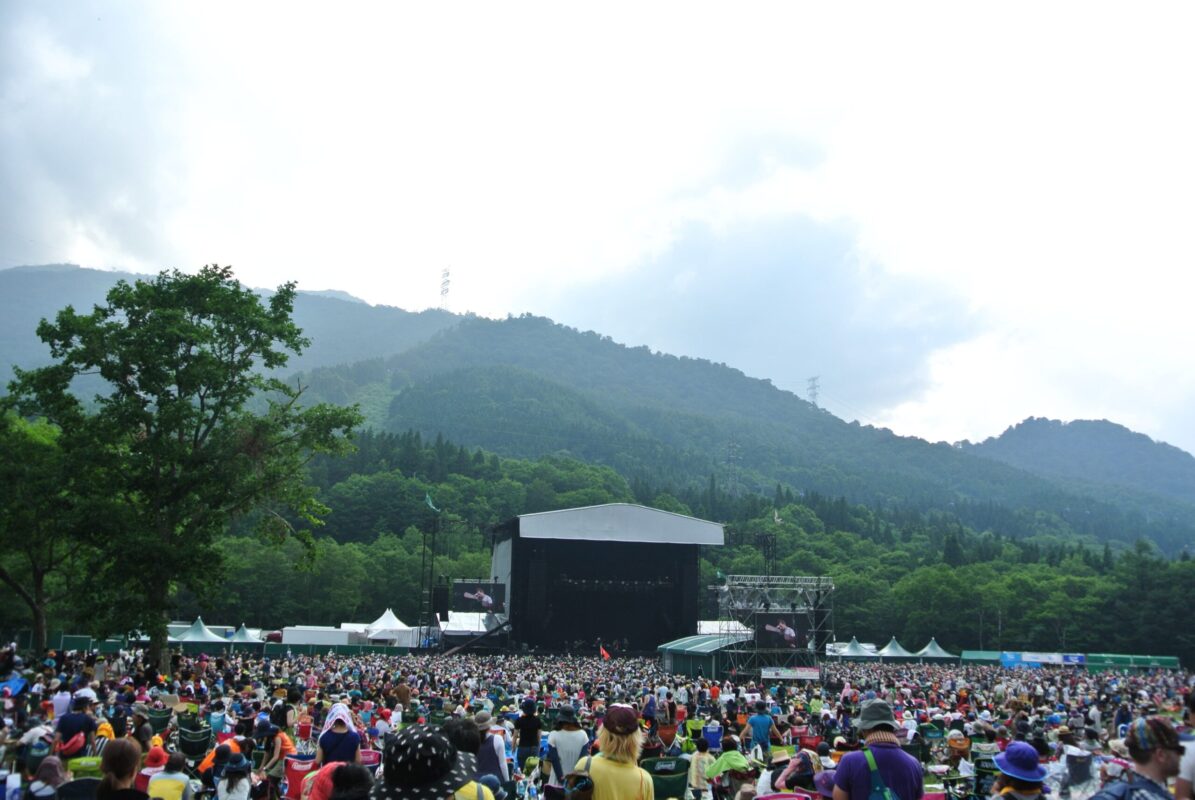 観客で埋まるフジロック最大のステージ GREEN STAGE